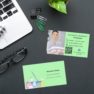 Cleaning service light green photo QR code premium