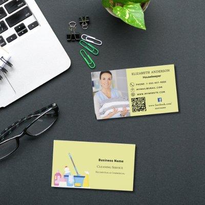 Cleaning service yellow photo QR code premium
