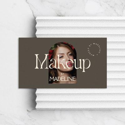 Editorial Chic Text Makeup Ivory/Brown