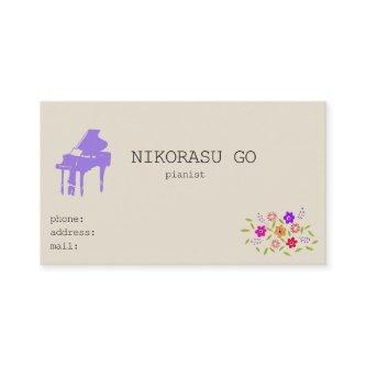 Flower pianist