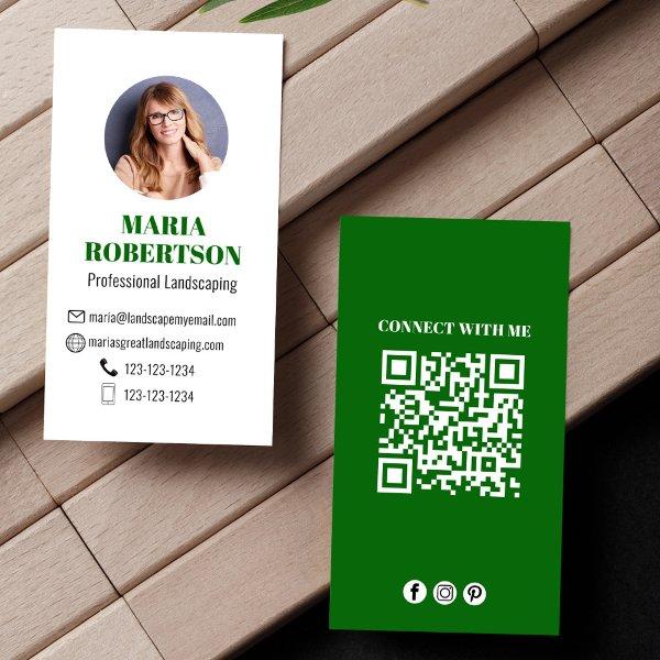 Green Modern Minimalist QR Code Social Media