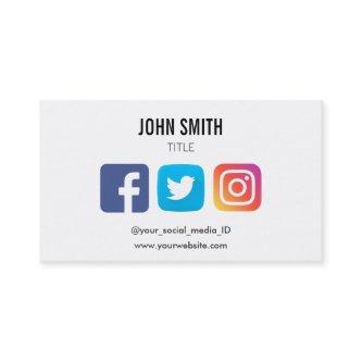 SOCIAL MEDIA FACEBOOK TWITTER INSTAGRAM PROFILE