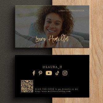 Social media influencer photo qr code black gold